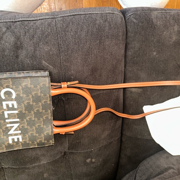 Celine Vertical Mini Cabas Triomphe Excellent condition with strap authentic - Picture 8 of 13